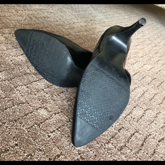Black Pumps Size 8W (wide) - Picture 4 of 5